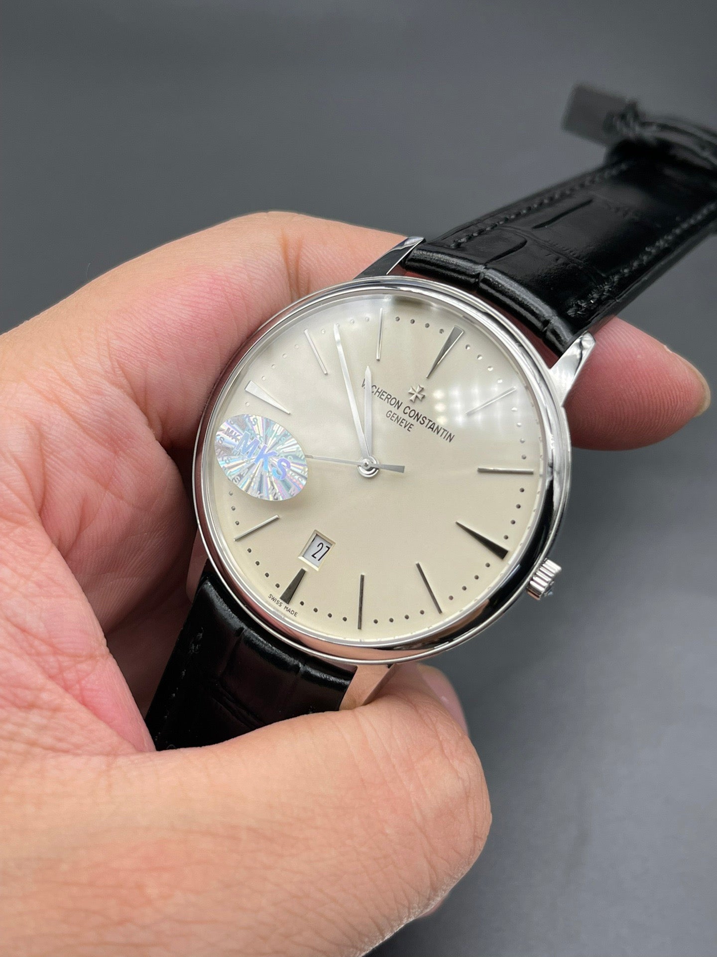 Schwarze Uhr
