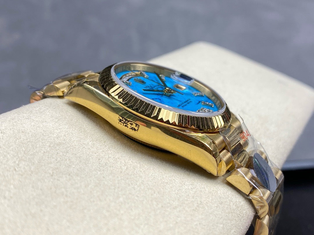 Goldfarbene Uhr