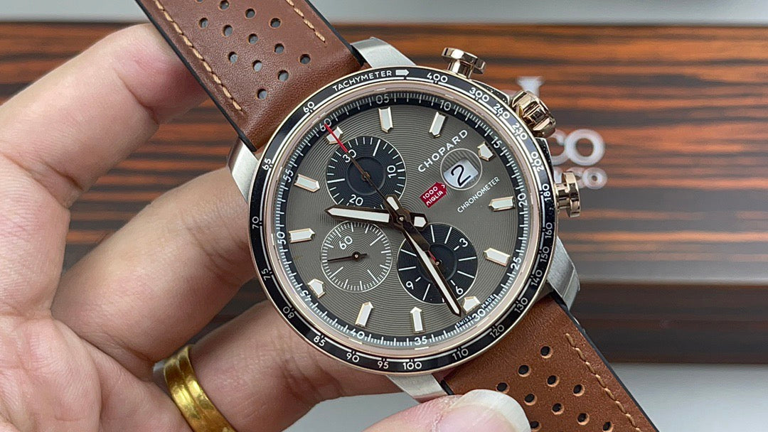 Braune Uhr