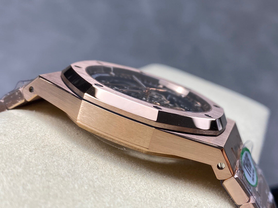 Goldfarbene Uhr