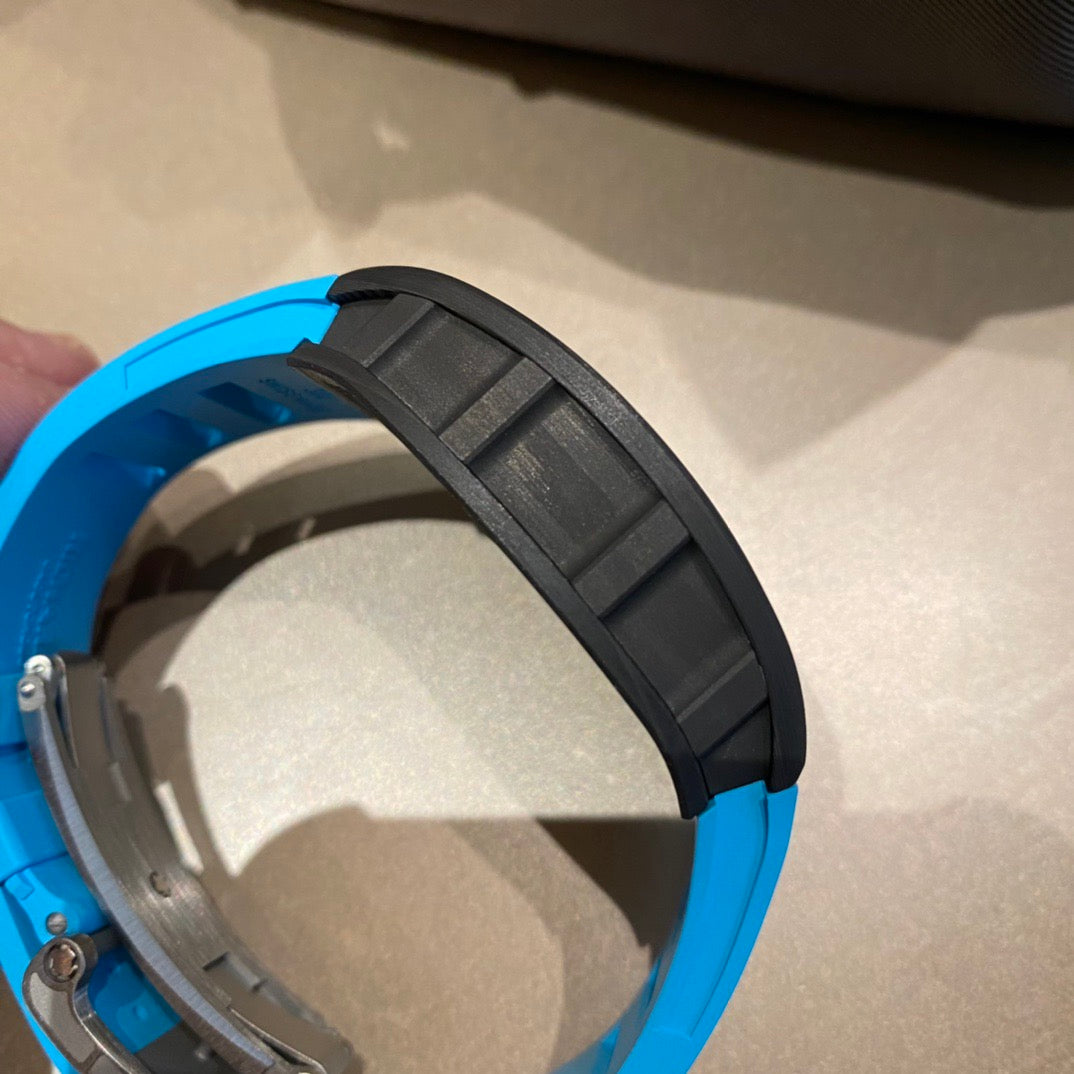 Himmelblaue Uhr
