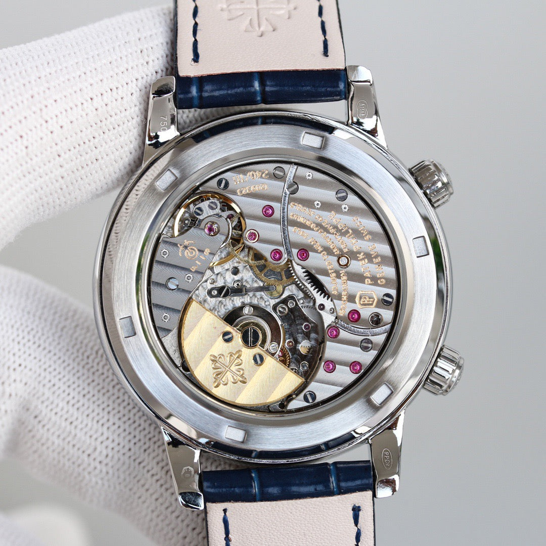 Blau-weiße Uhr