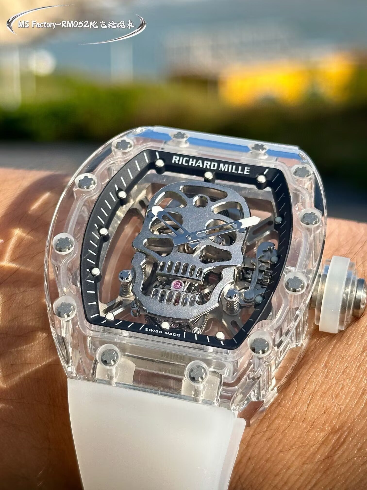 Weiße Uhr