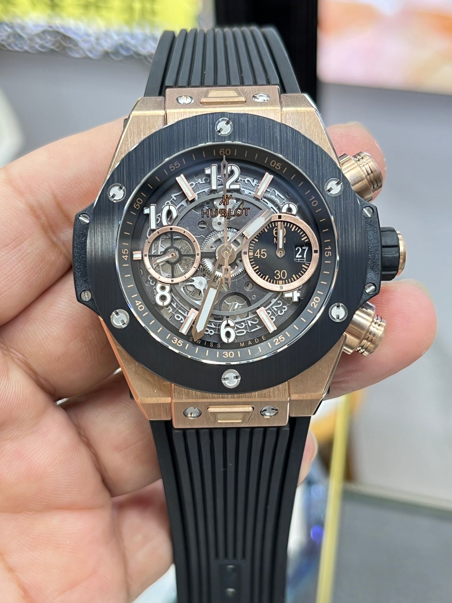 Schwarze Uhr