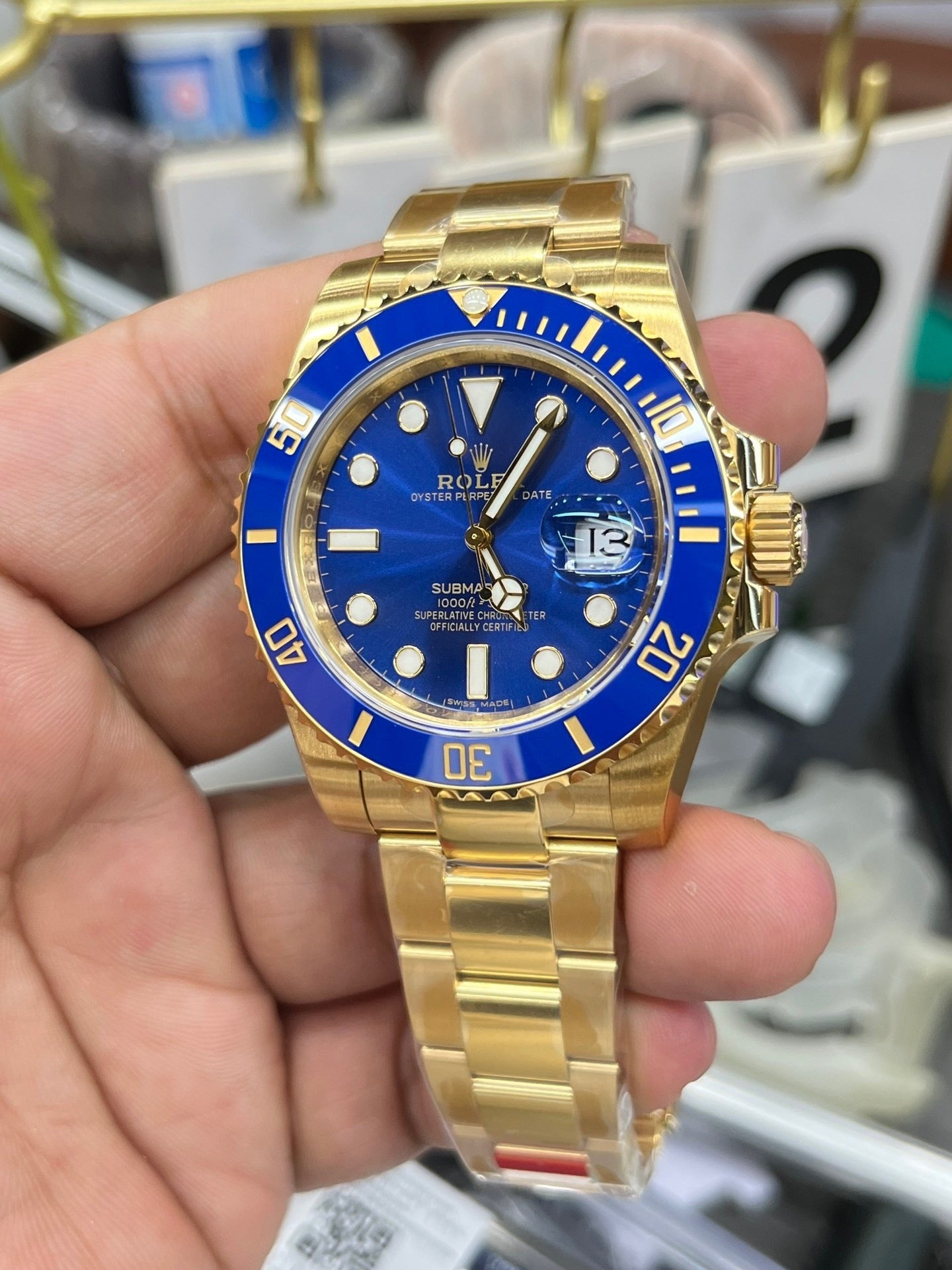 Goldblaue Uhr