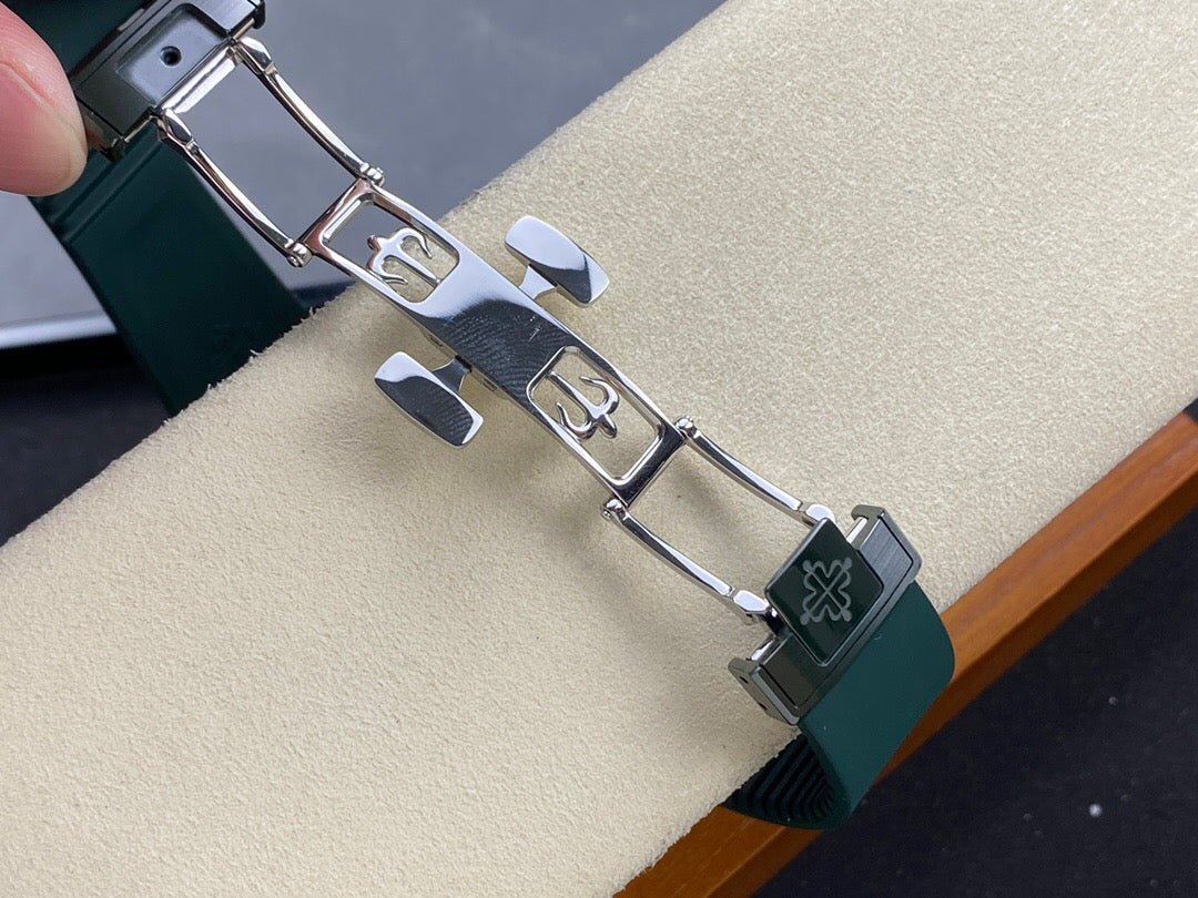 Schwarze Uhr