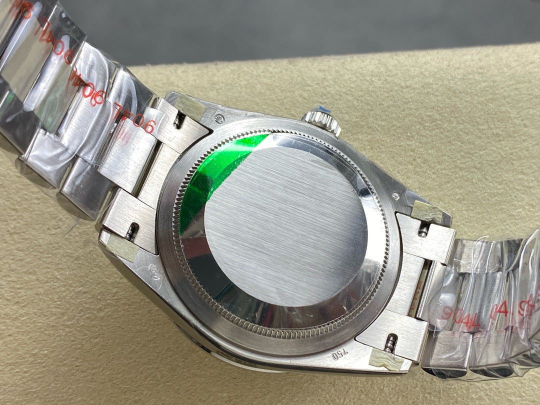 Weiße Uhr
