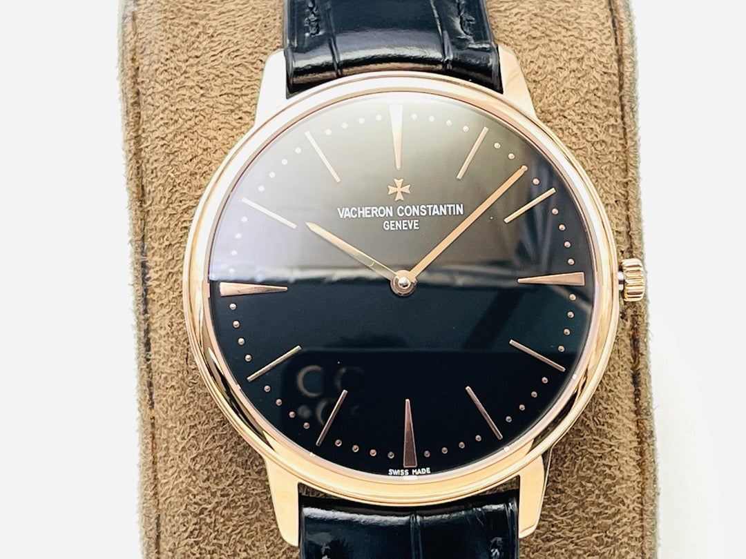 Schwarze Uhr