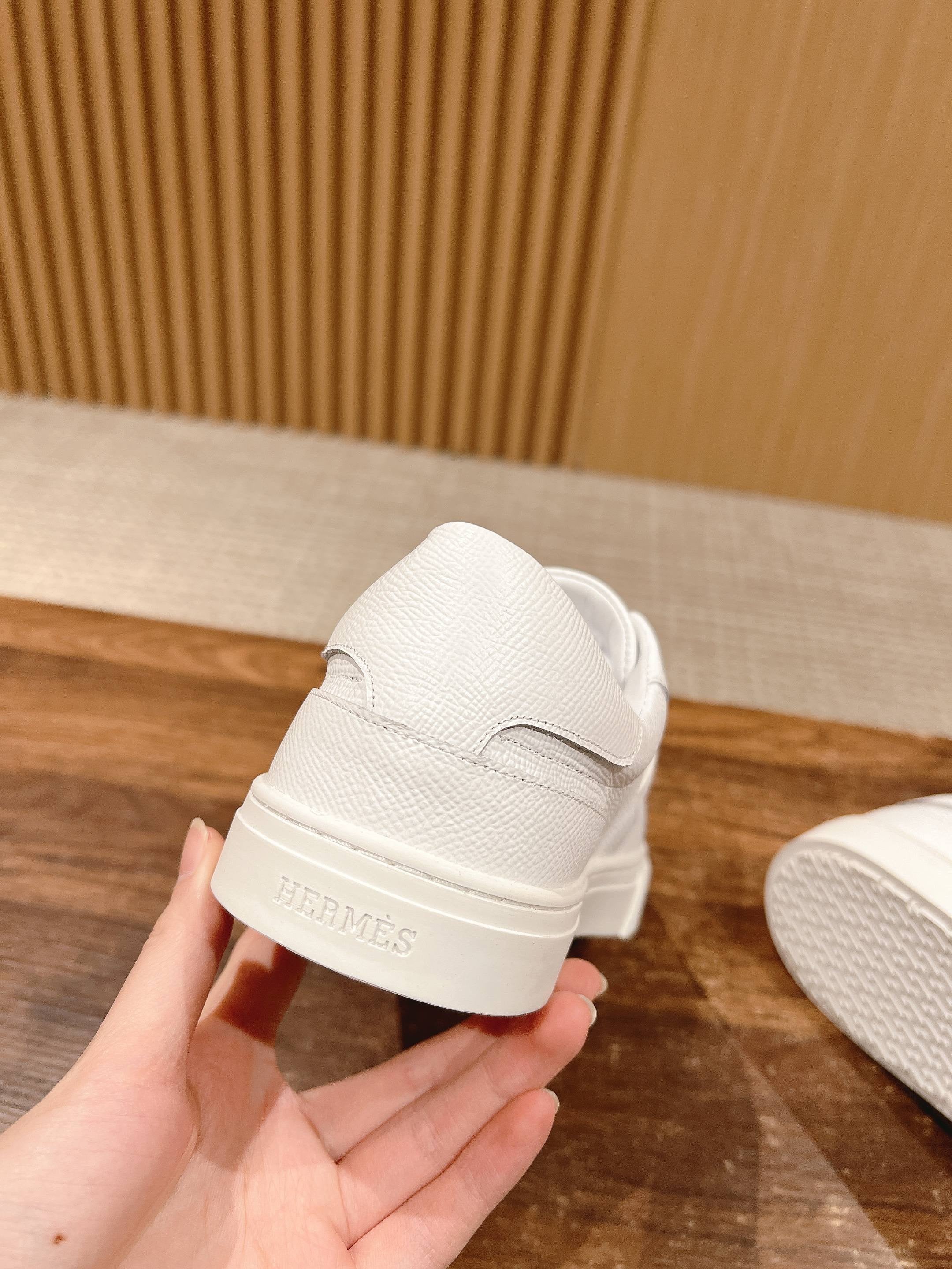 Mehrfarbige Schuhe