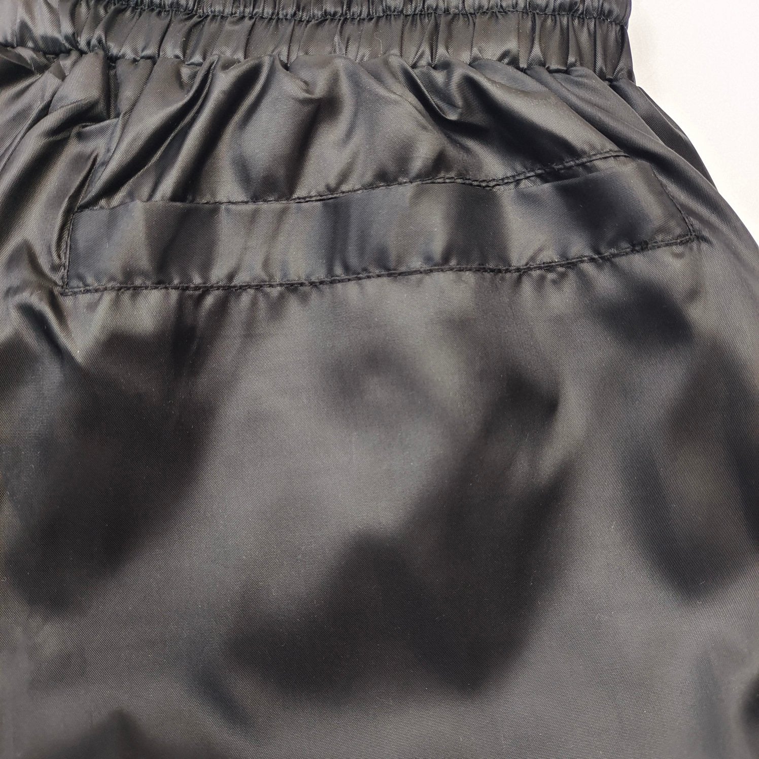 Schwarze Hosen