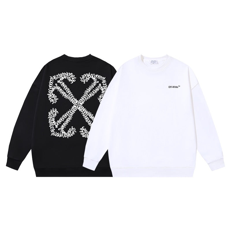 weißes und schwarzes Sweatshirt