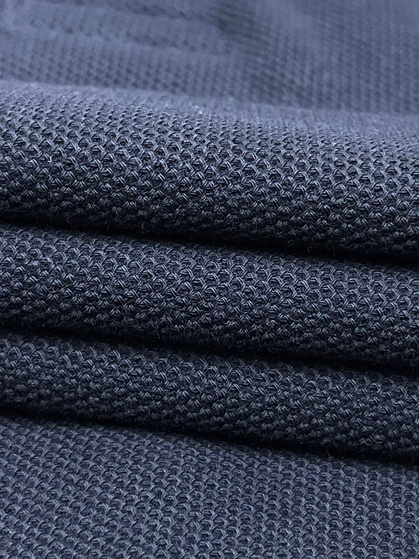 Poloshirt in Schwarz, Weiß, Marineblau und Hellblau
