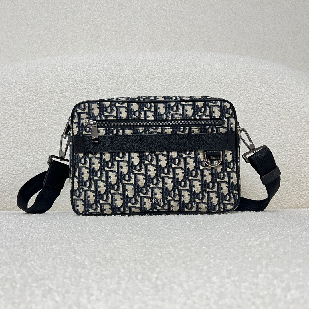 Schwarzgraue Tasche