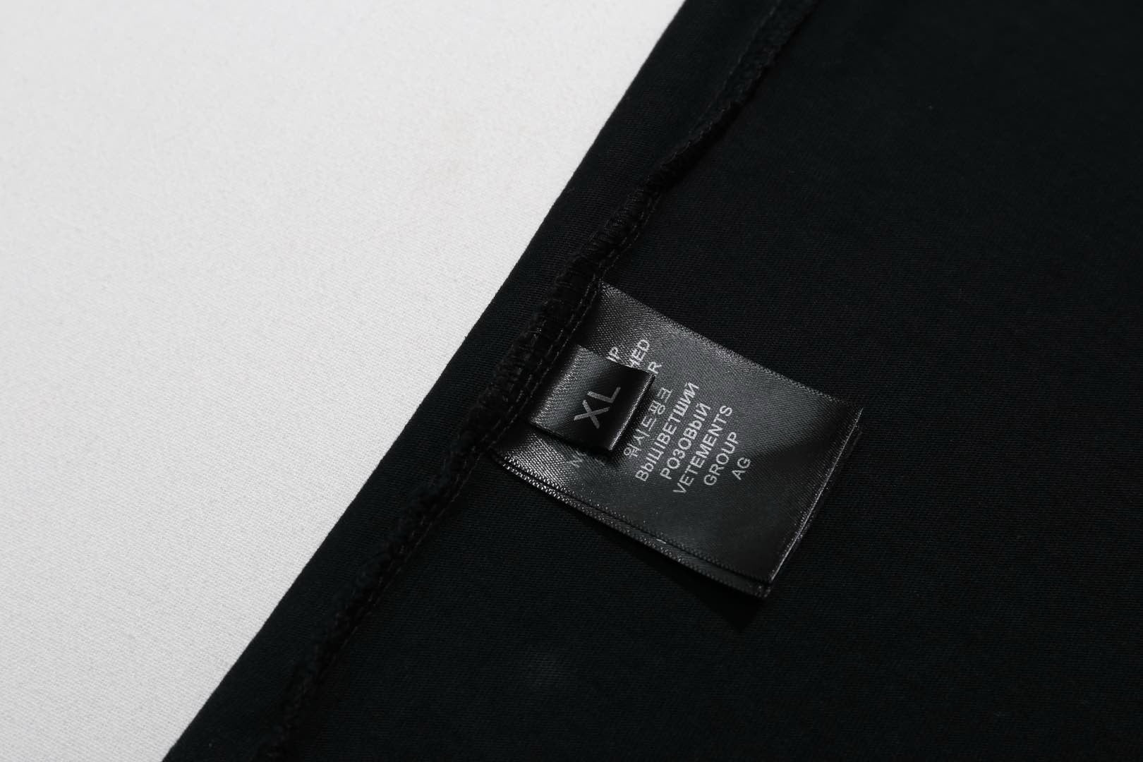 Schwarzes T-Shirt