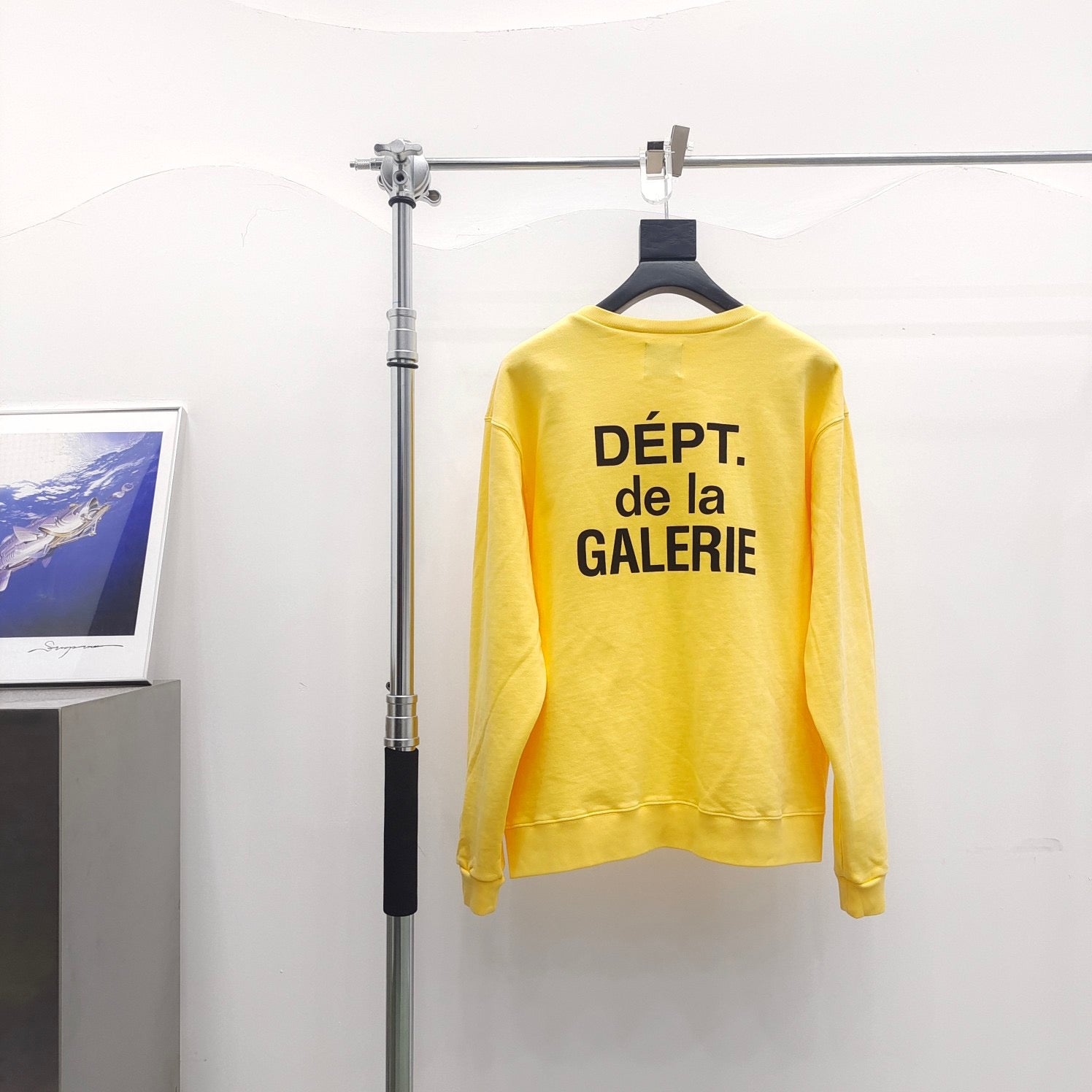 Gelbes Sweatshirt