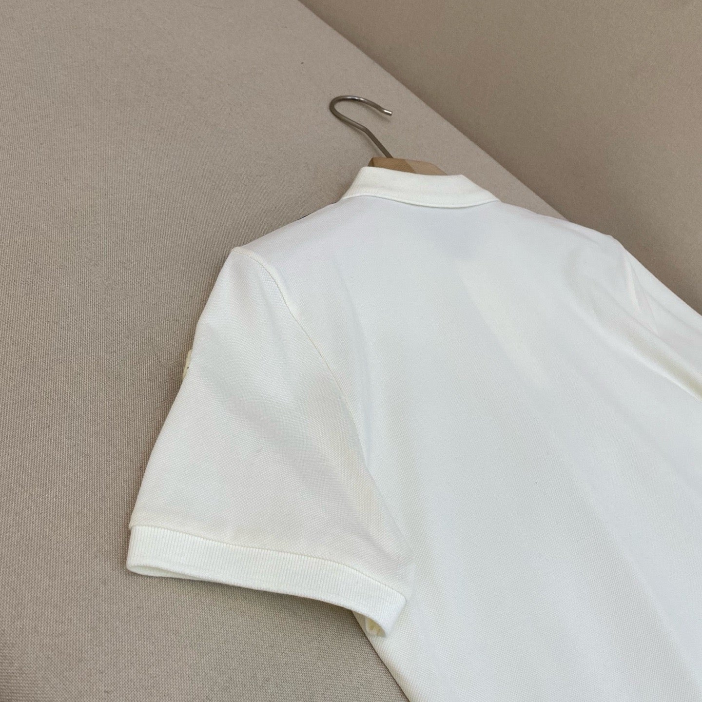 White and Black T-Shirt - FashionHype.xyz