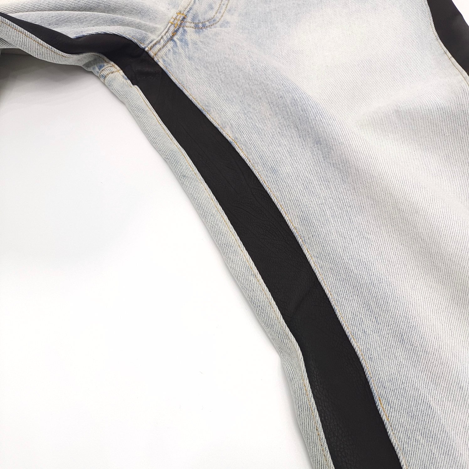 Grau schwarze Hose