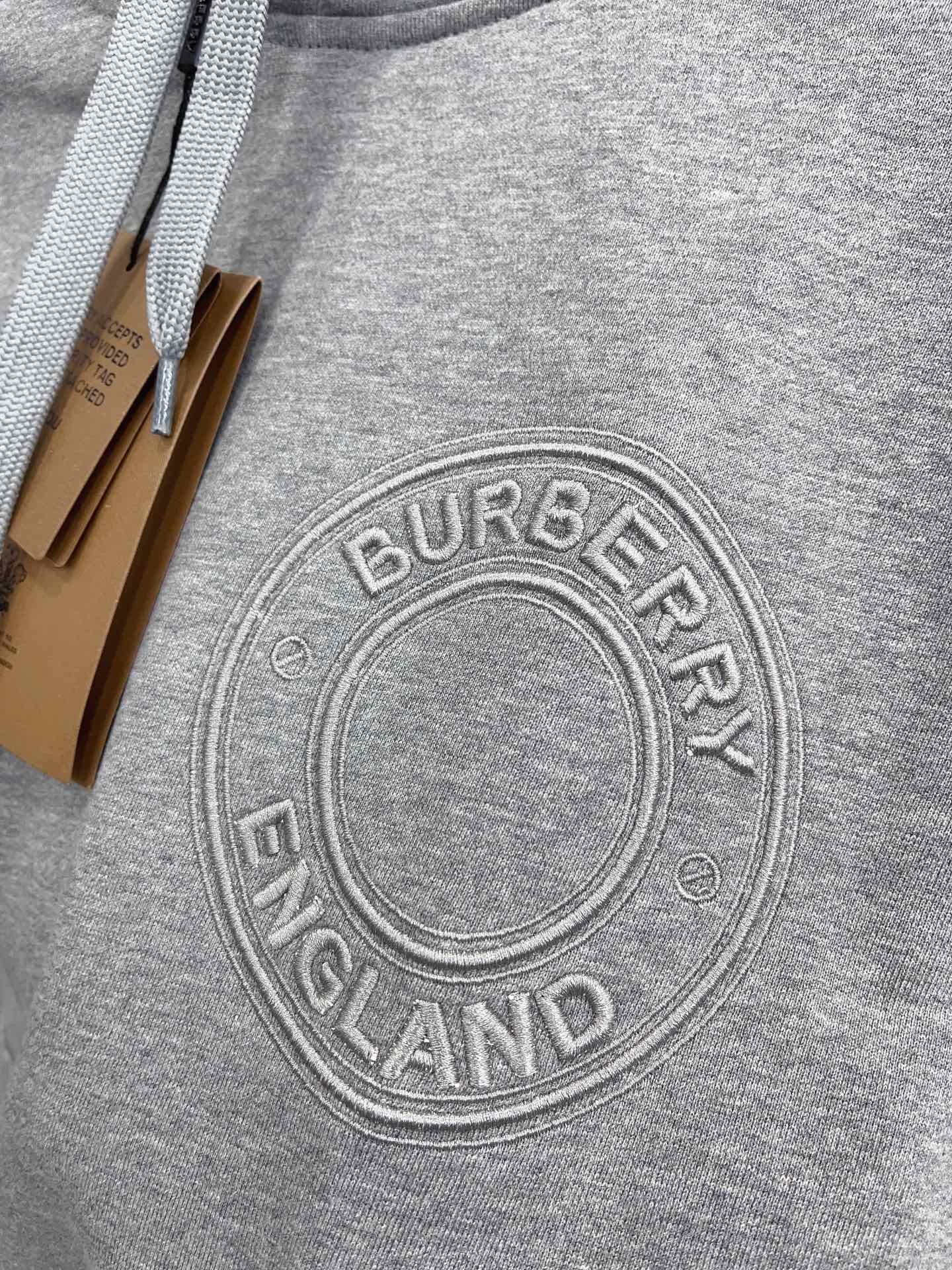 هودي أسود ورمادي