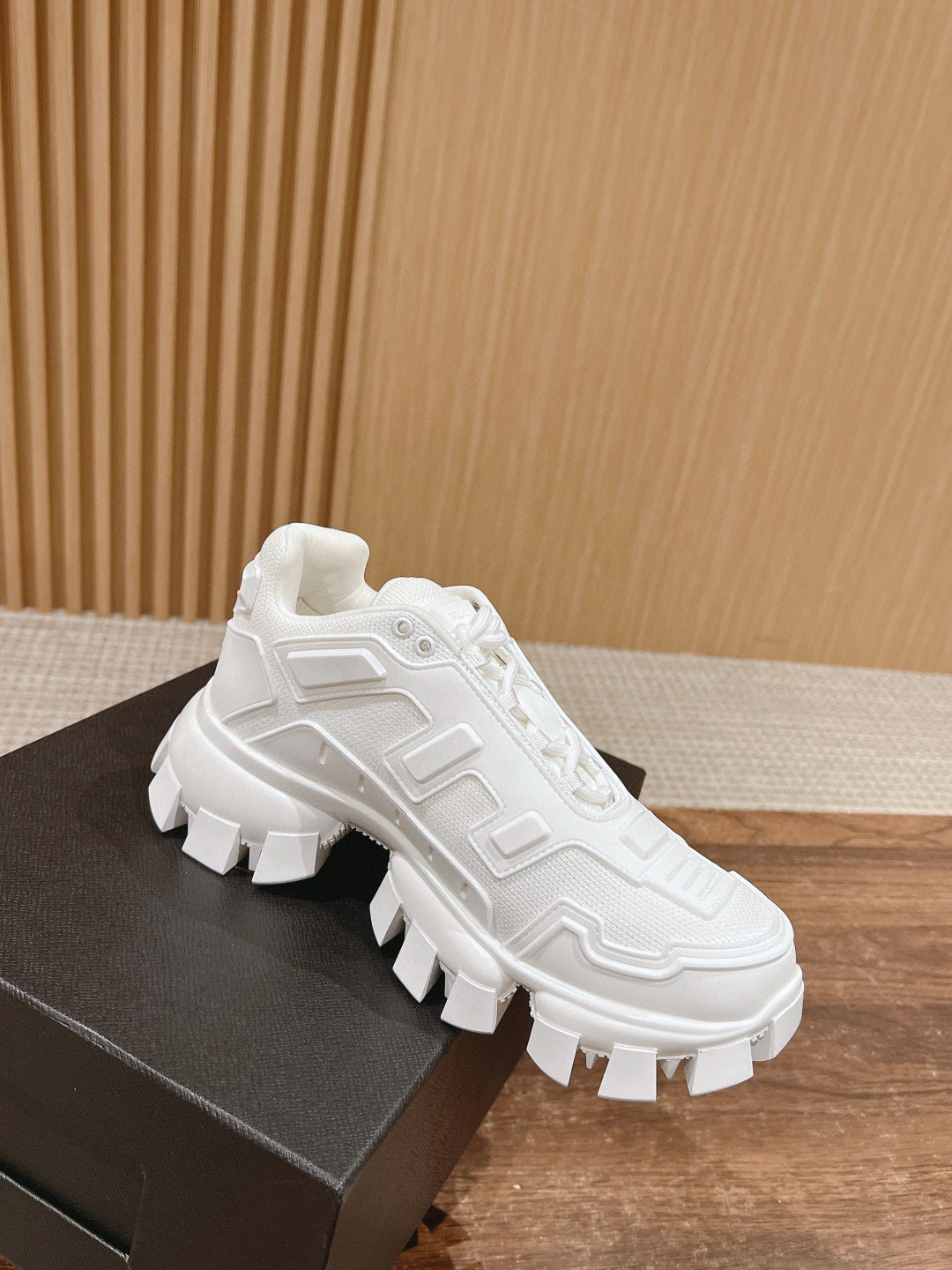 Weiß-Grüne Schuhe