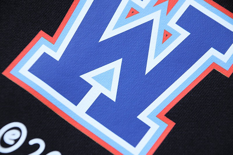 Schwarz-weißes Trikot