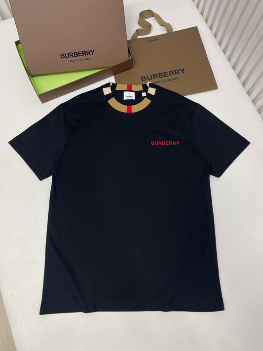 Camiseta en blanco y negro