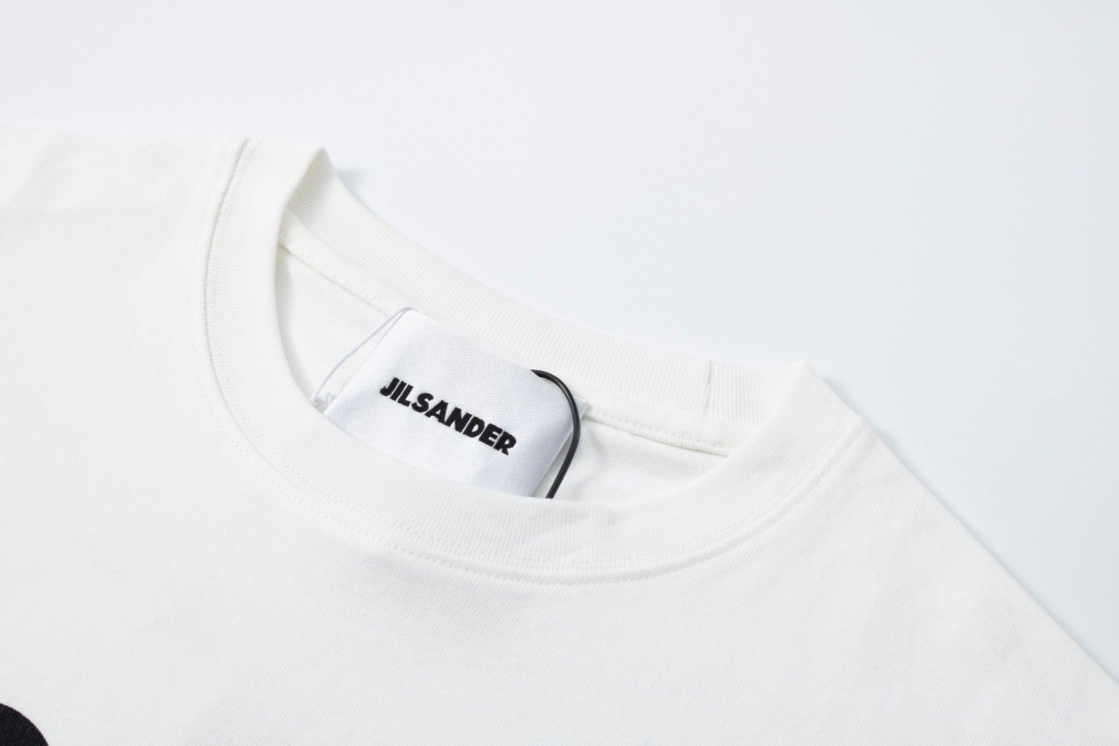 weißes T-Shirt