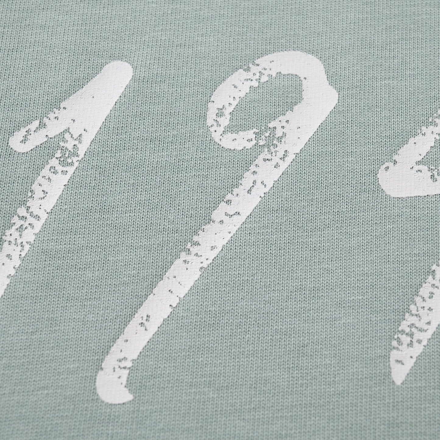 Schwarzes, weißes und blaues T-Shirt