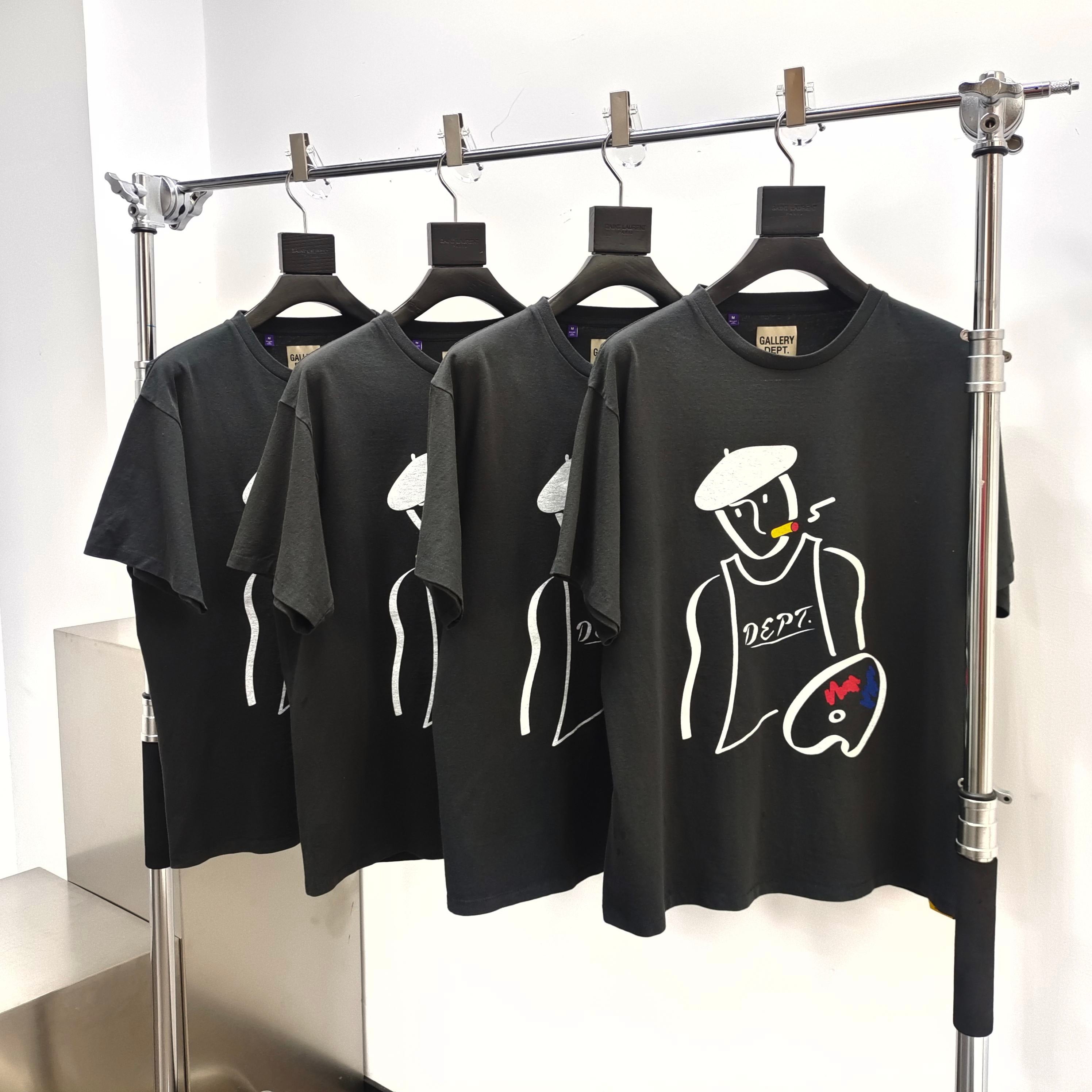 Schwarzes T-Shirt