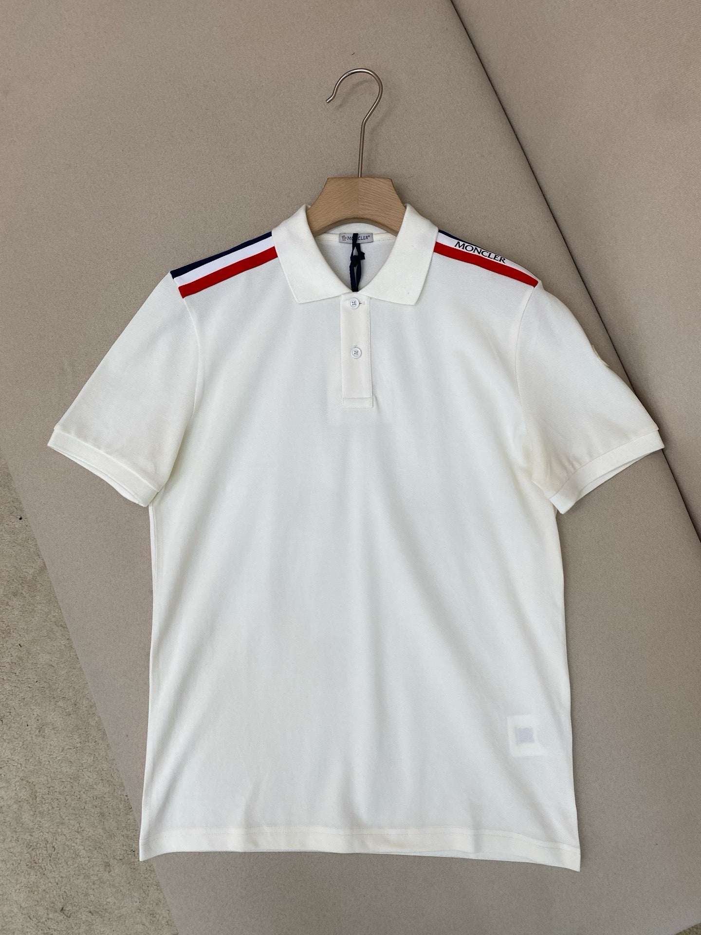 White and Black T-Shirt - FashionHype.xyz