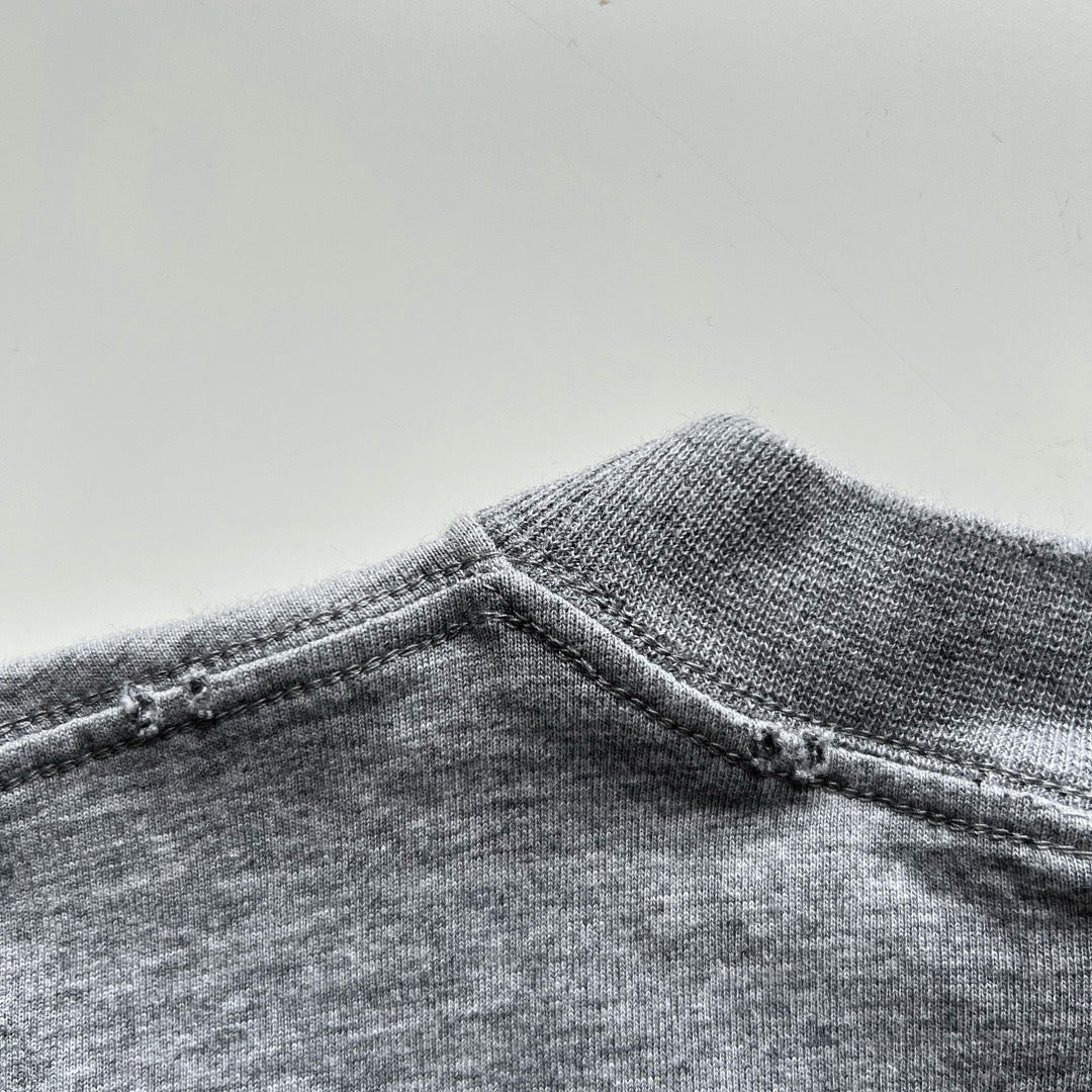 Graues T-Shirt