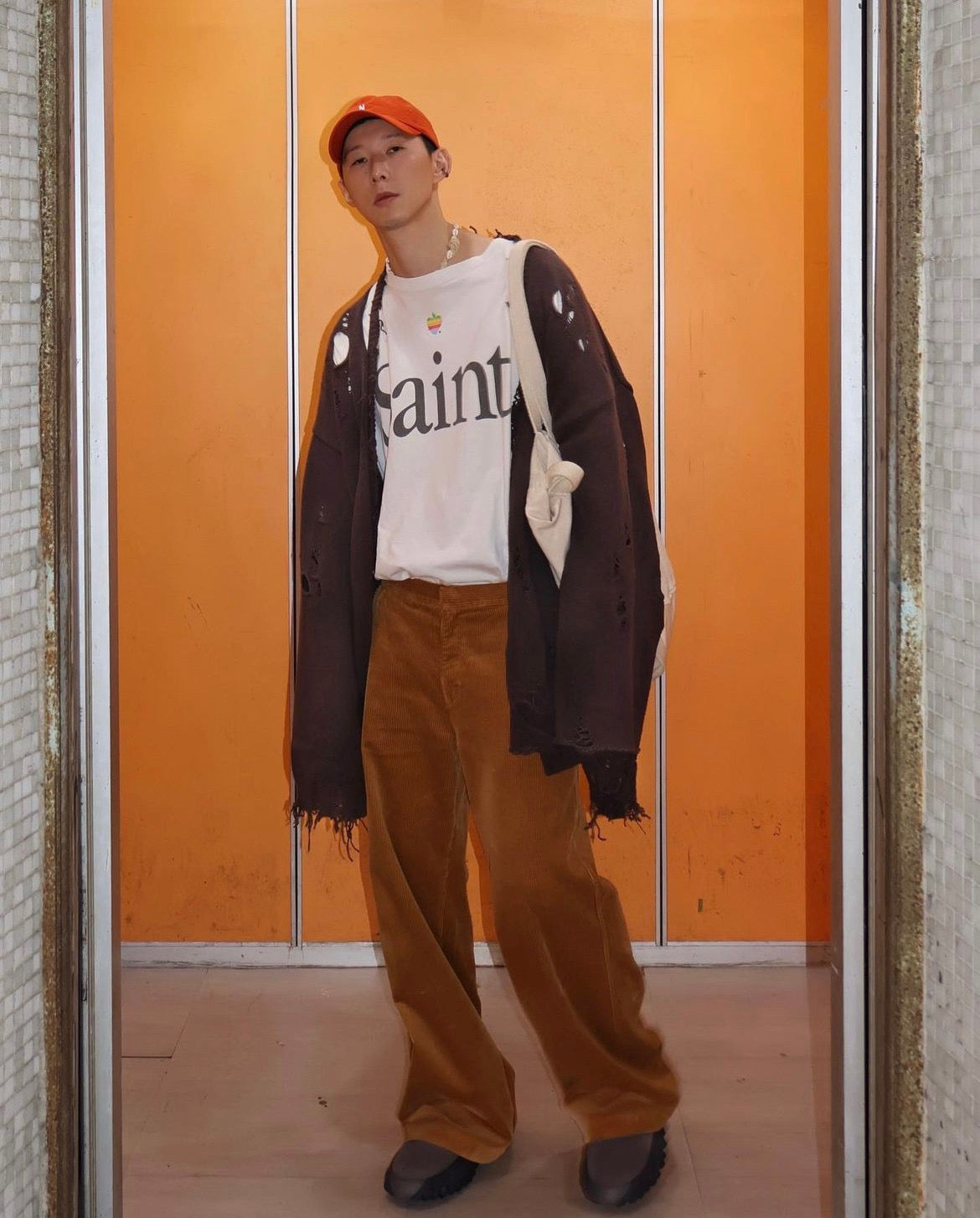 White T-shirt - FashionHype.xyz