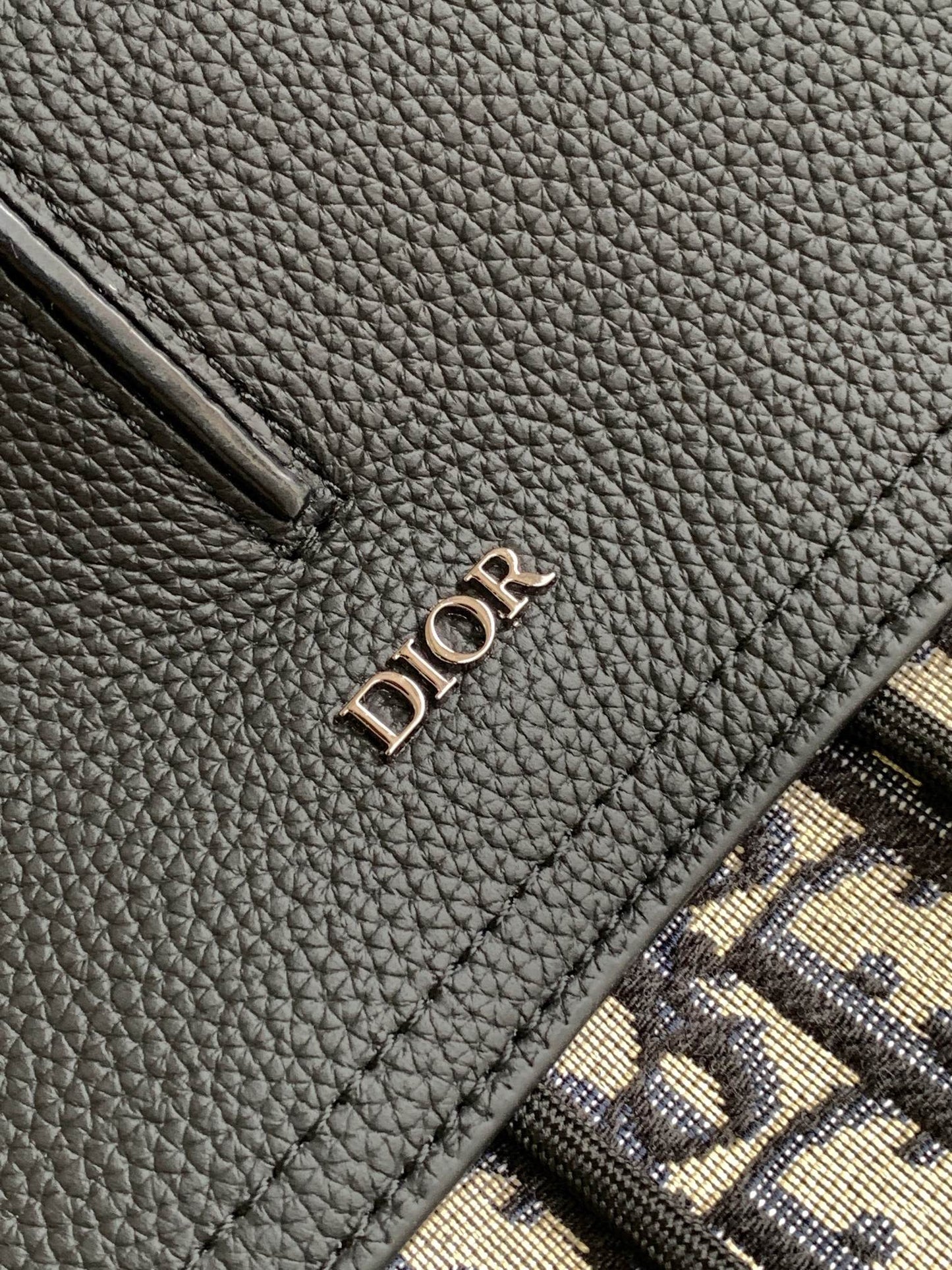 Bolso color albaricoque y negro