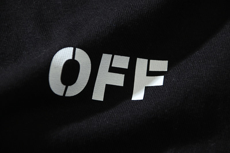 Schwarz-weißes T-Shirt