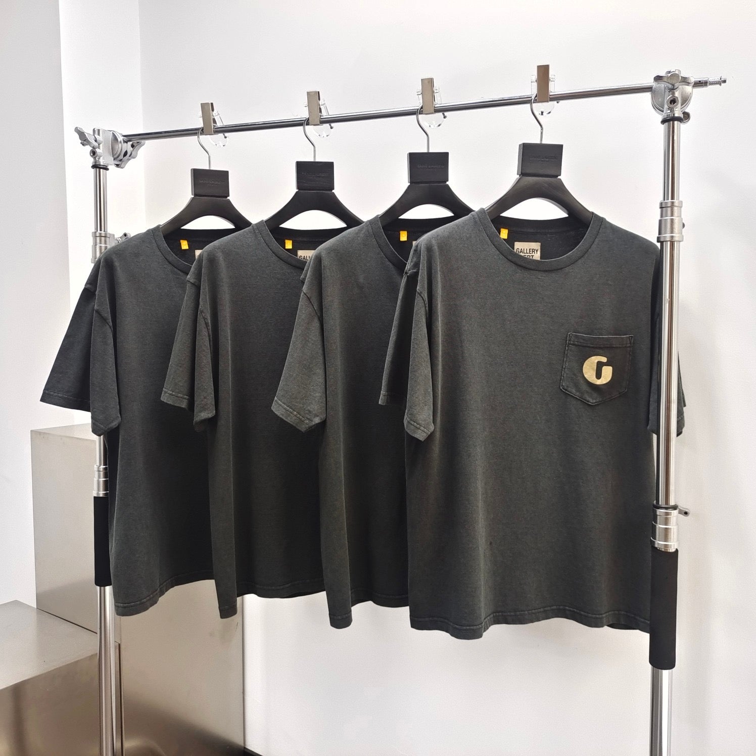 Black T-shirt - FashionHype.xyz