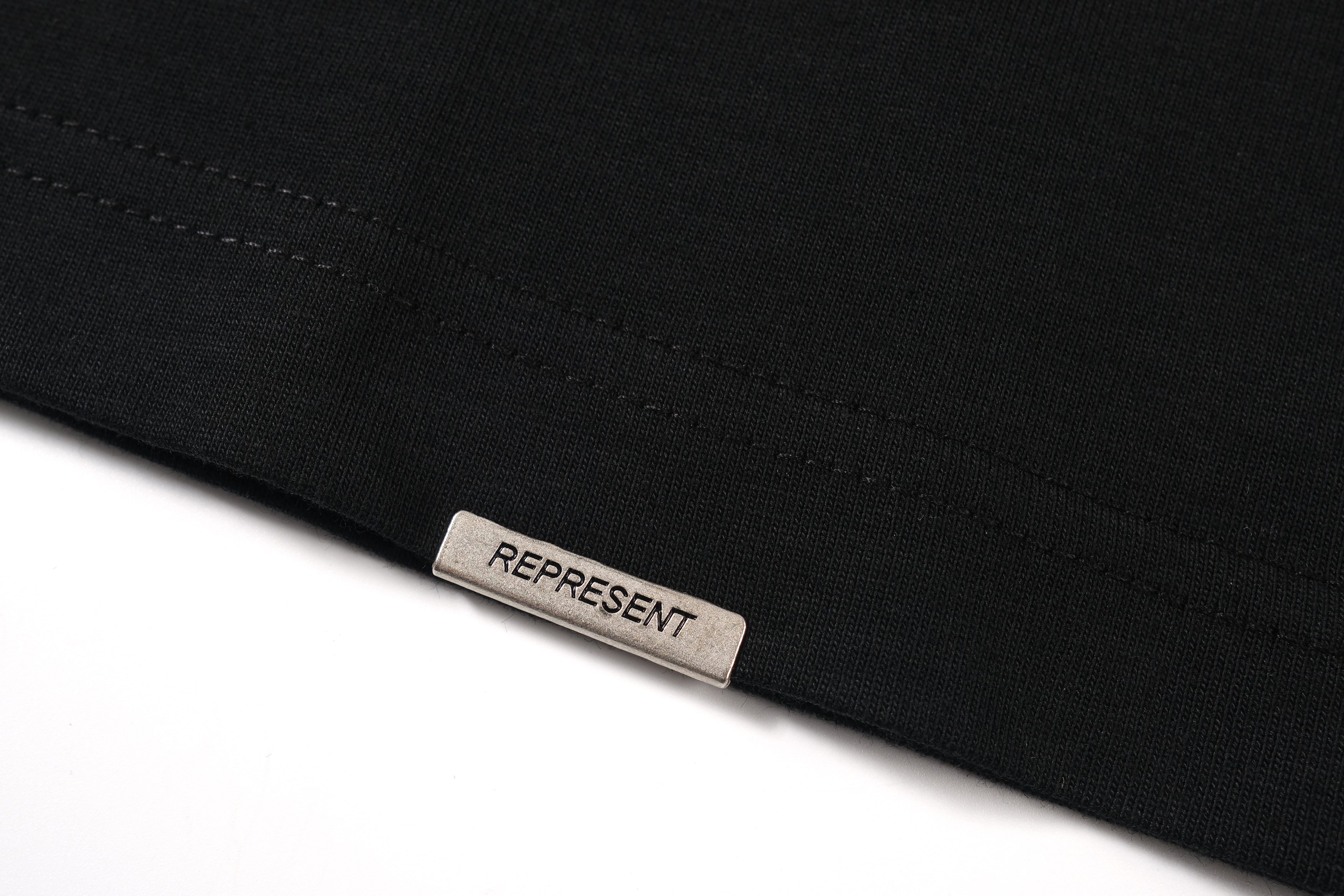 Schwarzes T-Shirt