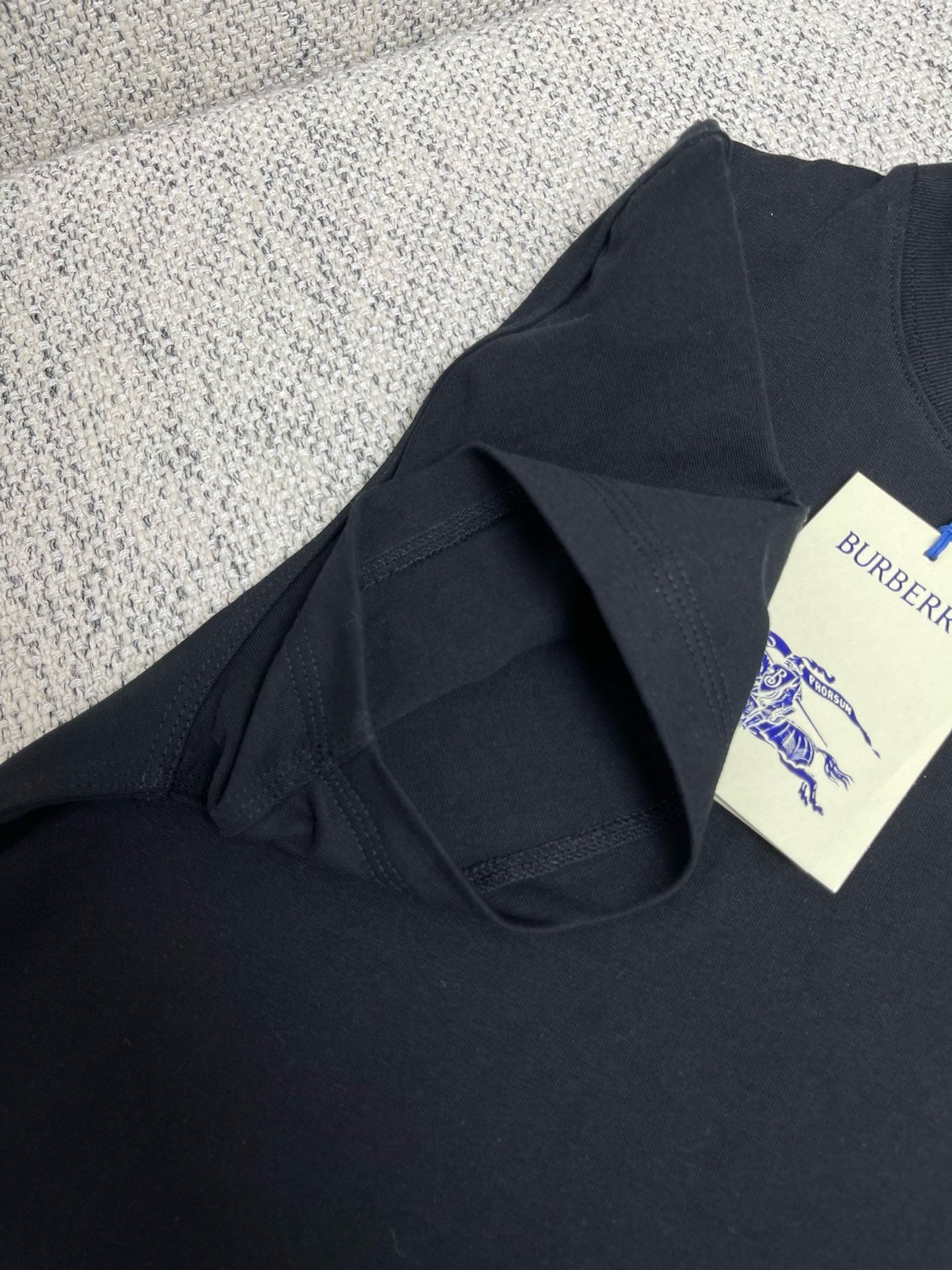 Mehrfarbiges T-Shirt