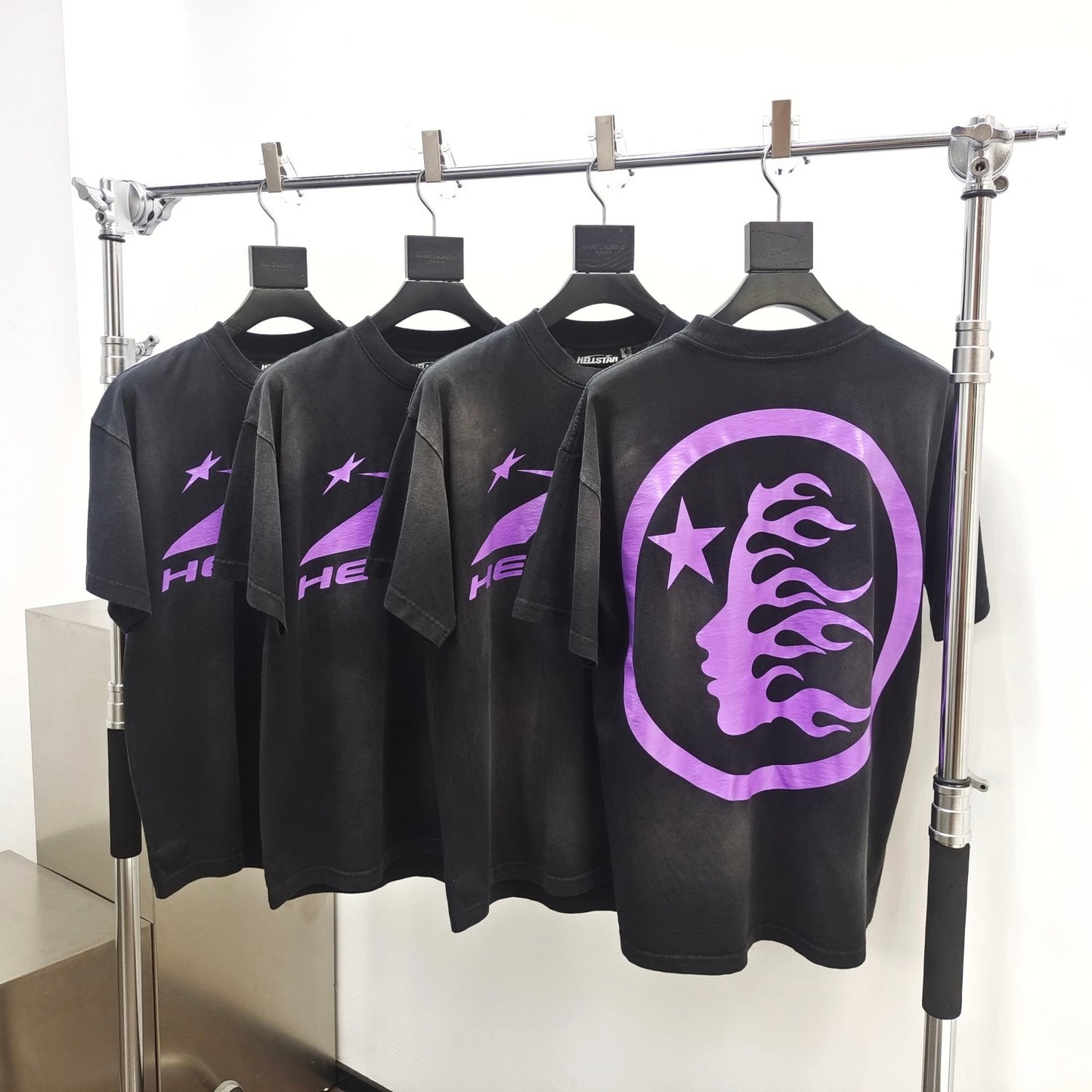 Dunkelschwarzes T-Shirt