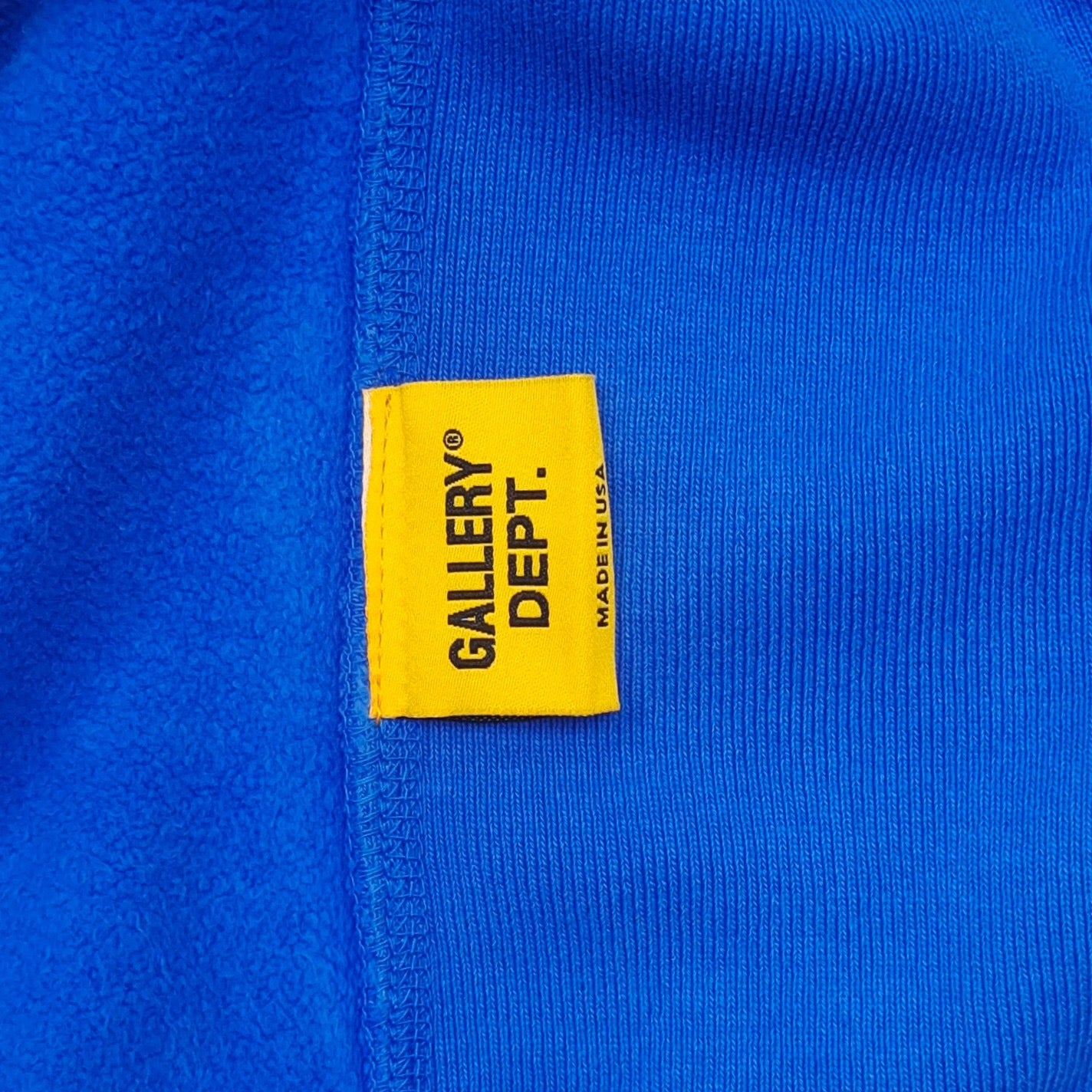 Himmelblauer Hoodie