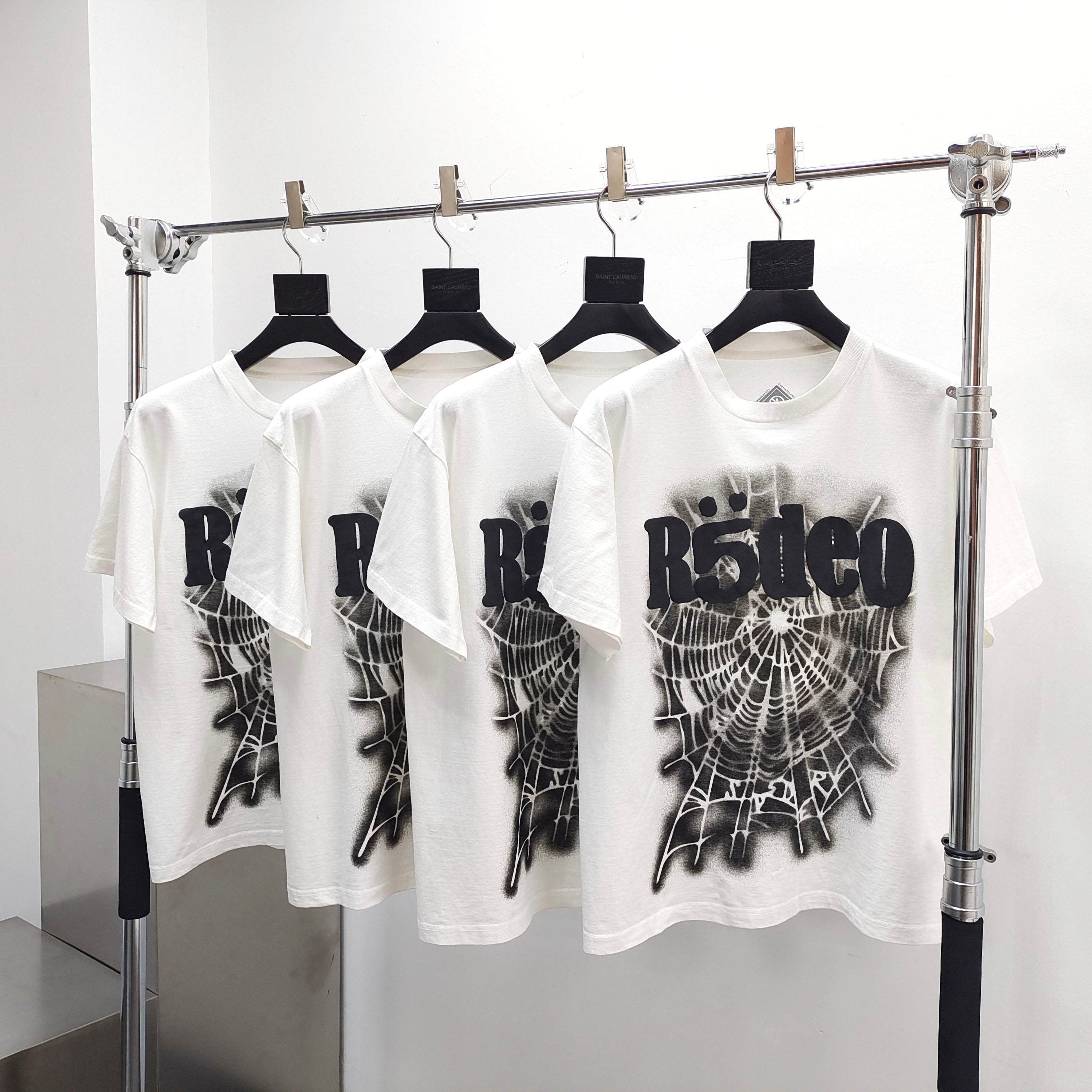 Weißes T-Shirt