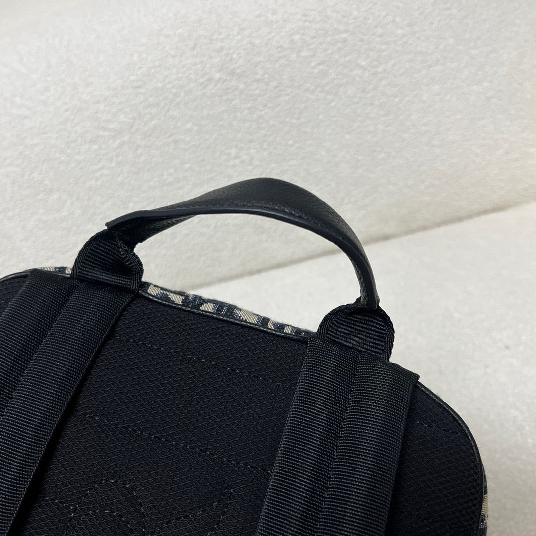 Schwarzgraue Tasche