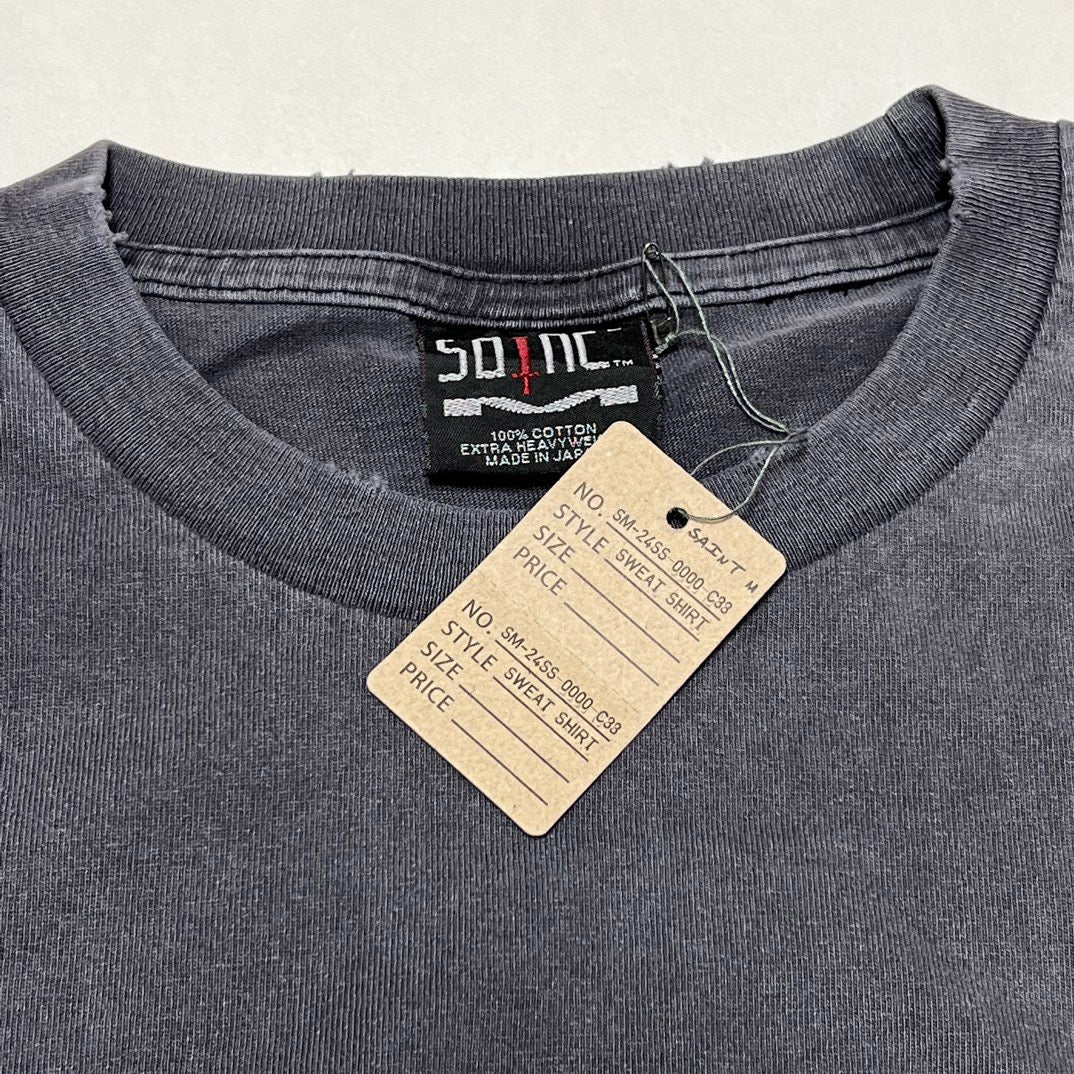 Dunkelschwarzes T-Shirt