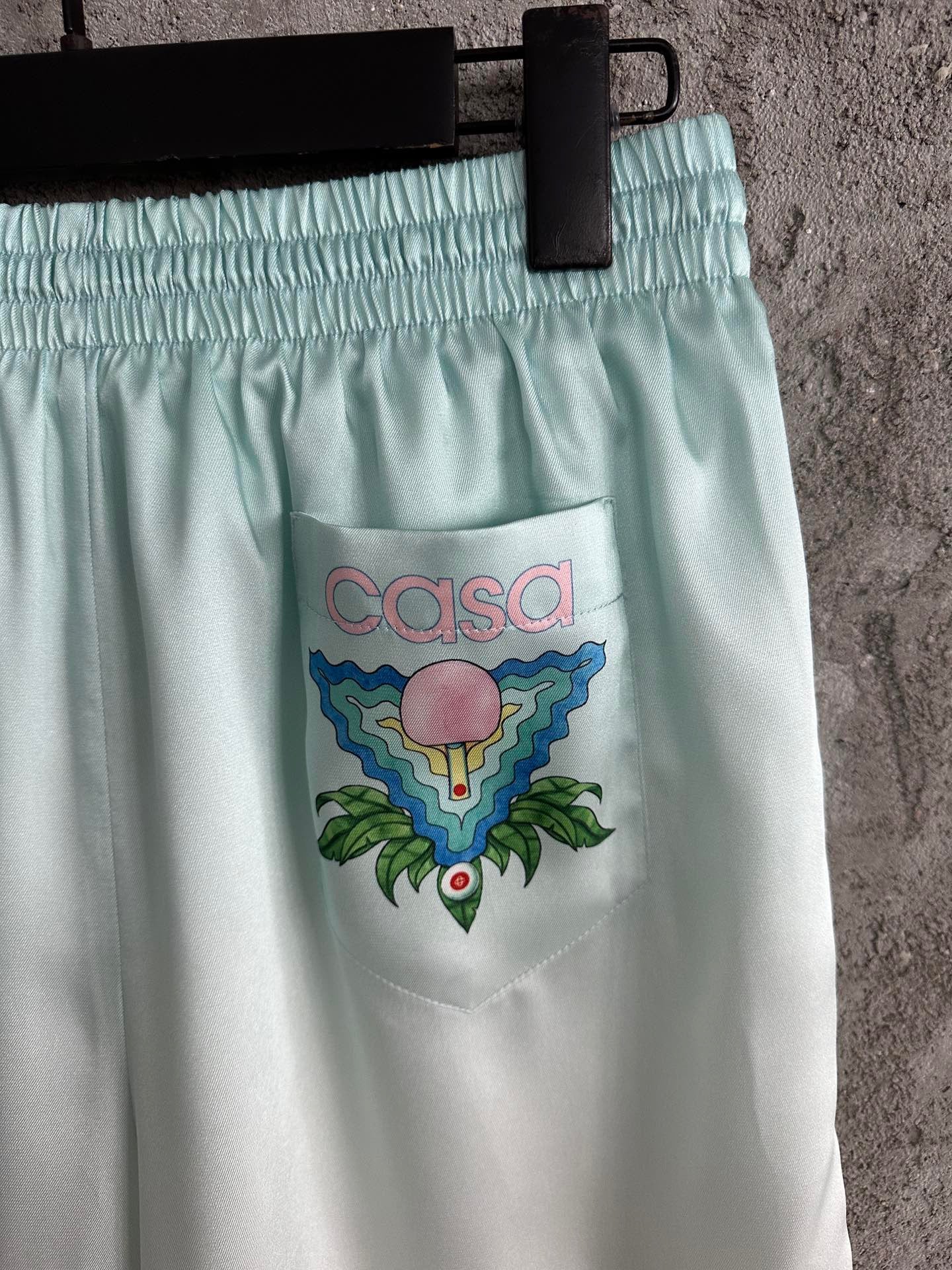Himmelblaue Shorts