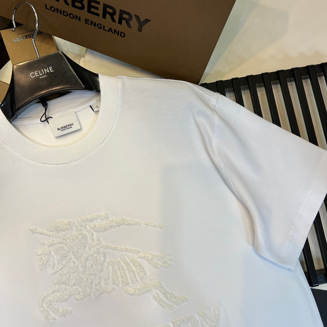 Black and White T-shirt - FashionHype.xyz