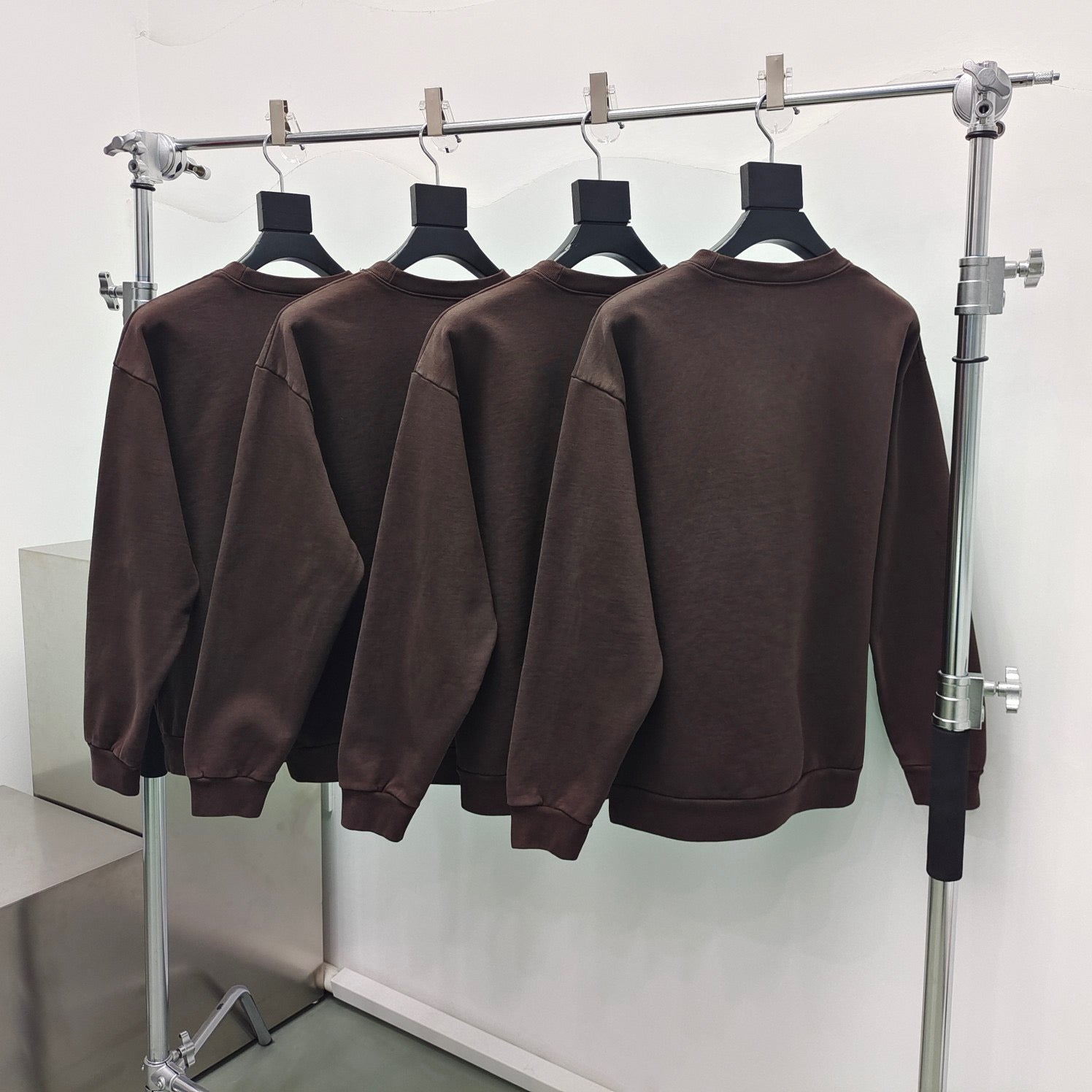 Dunkelschwarzes Sweatshirt