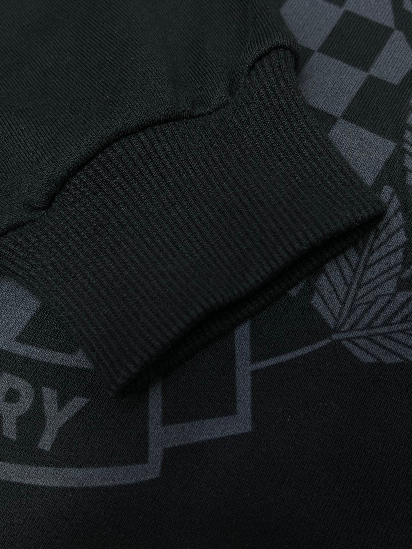 Schwarzes Trikot