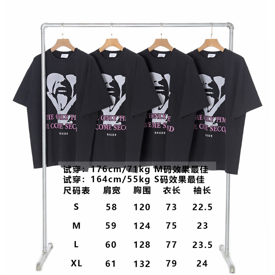 Schwarzes T-Shirt