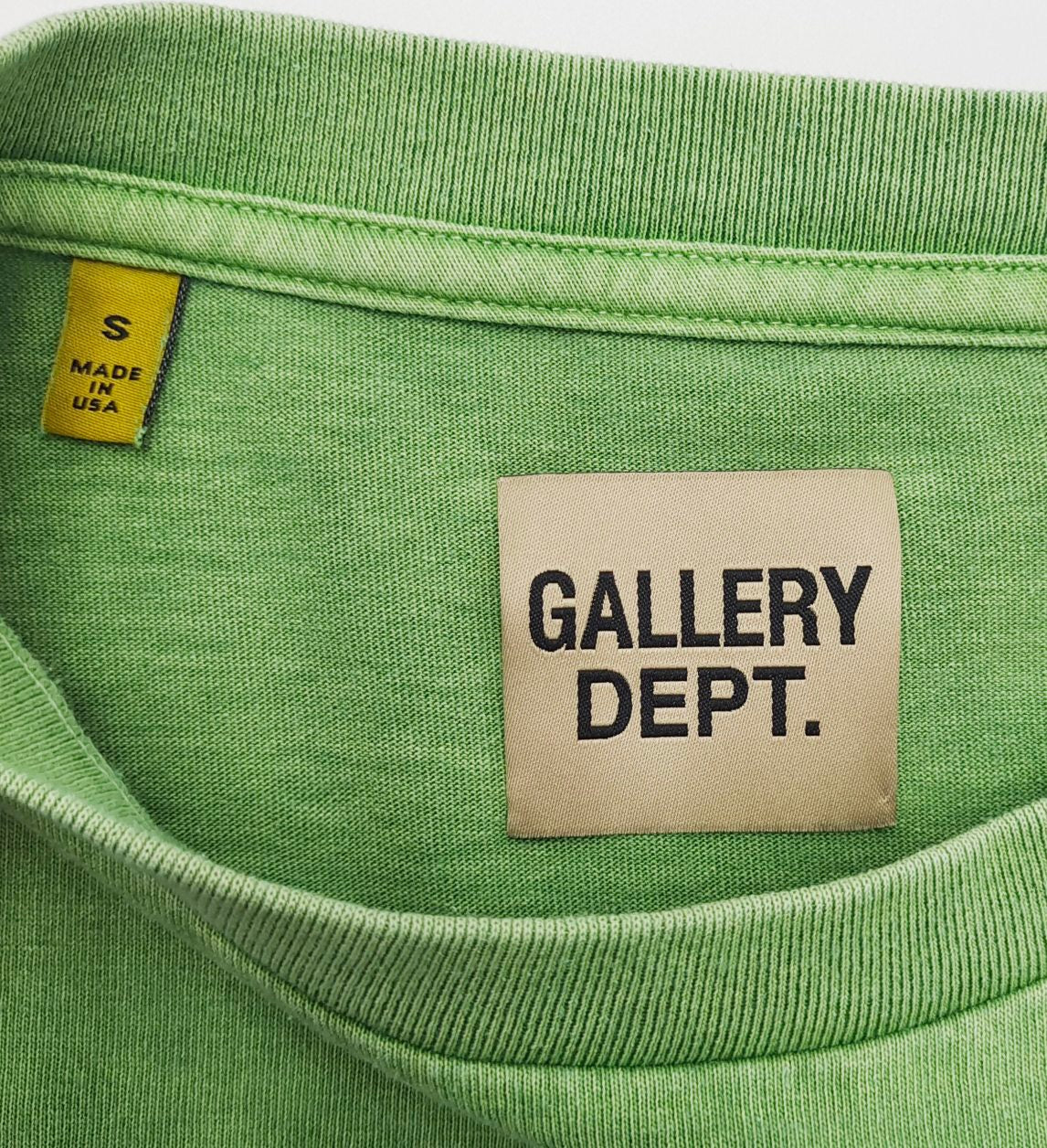Grünes T-Shirt