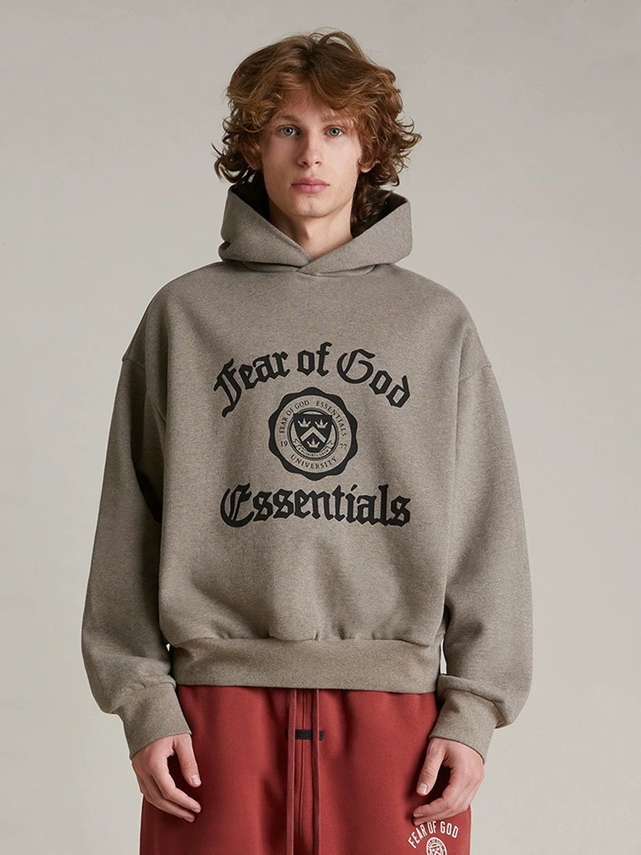 Sudadera con capucha negra y gris niebla oscura
