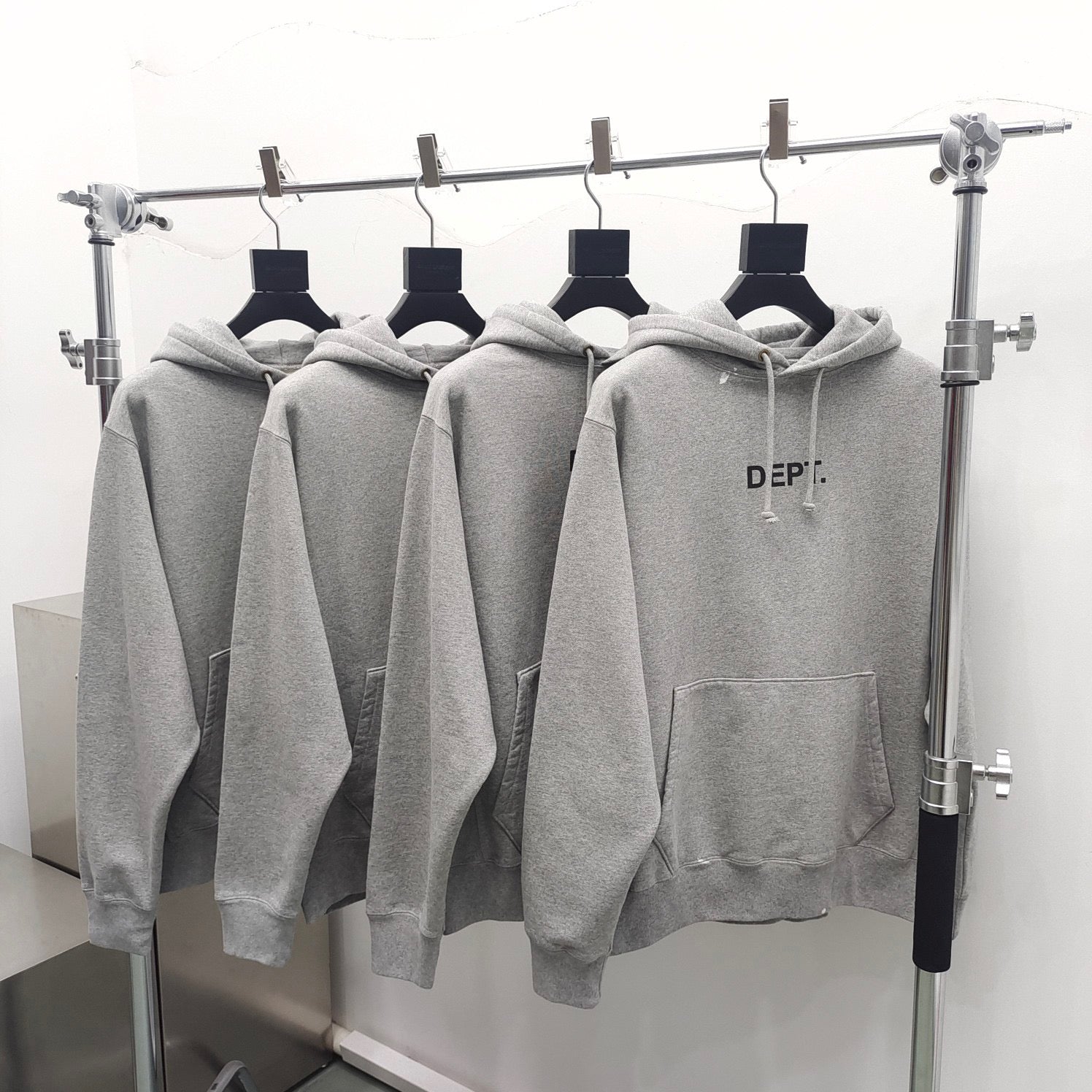 Grauer Hoodie