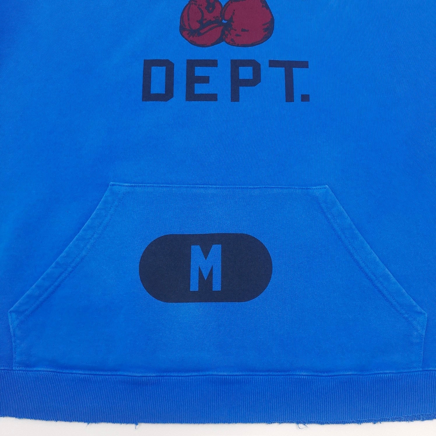 Himmelblauer Hoodie